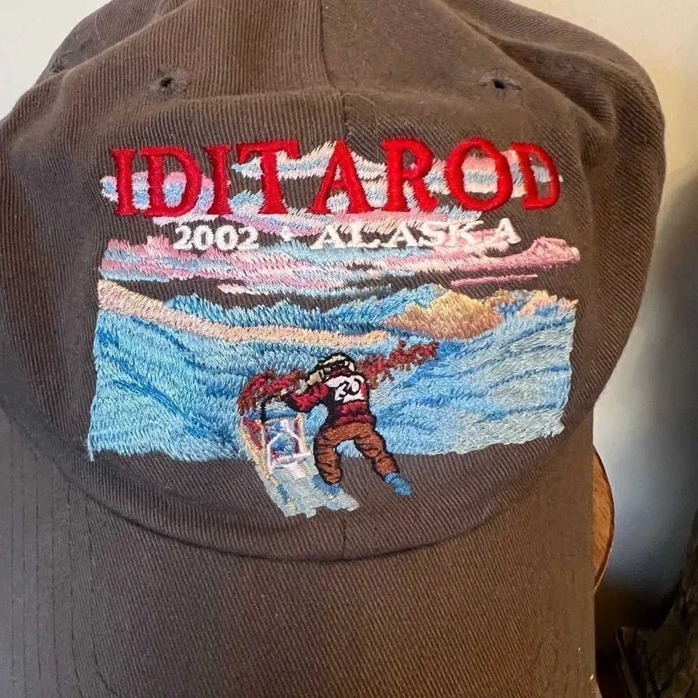 Iditarod vintage embroidered 2002 Wells Fargo Alaska Dog Racing unisex hat.